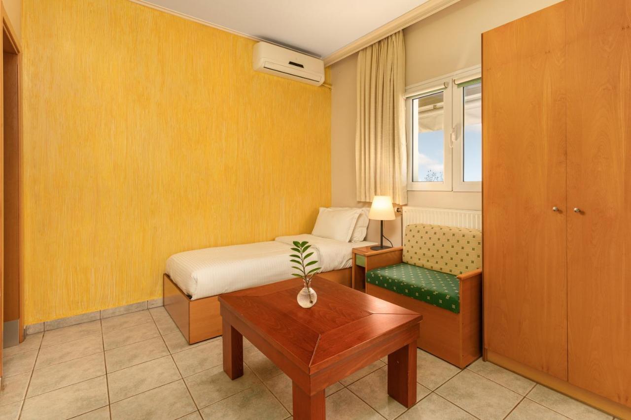 Dias Hotel Platamon Bagian luar foto