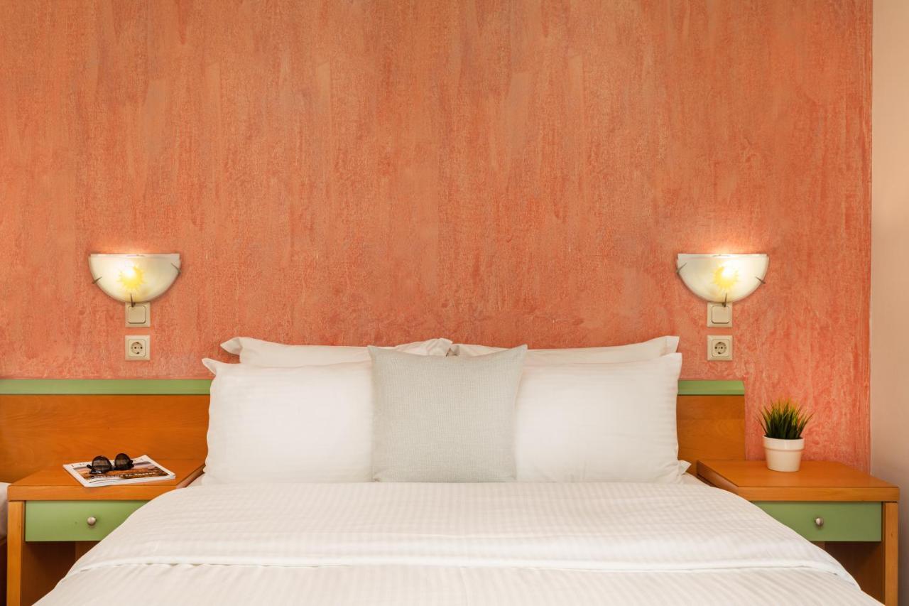 Dias Hotel Platamon Bagian luar foto