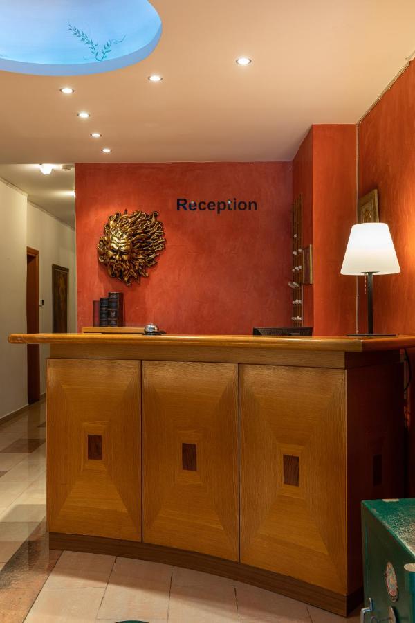 Dias Hotel Platamon Bagian luar foto